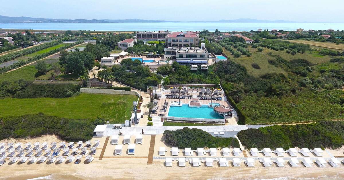 Een foto van het zwembad bij Hotel Potidea Palace