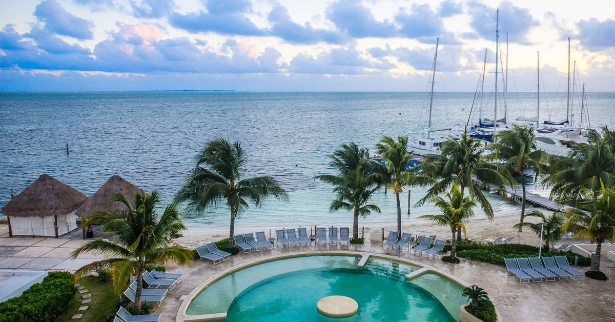 Een foto van het zwembad bij Cancun Bay Resort