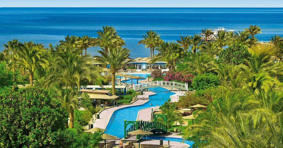 Ein Foto vom Pool im Golden Beach Resort