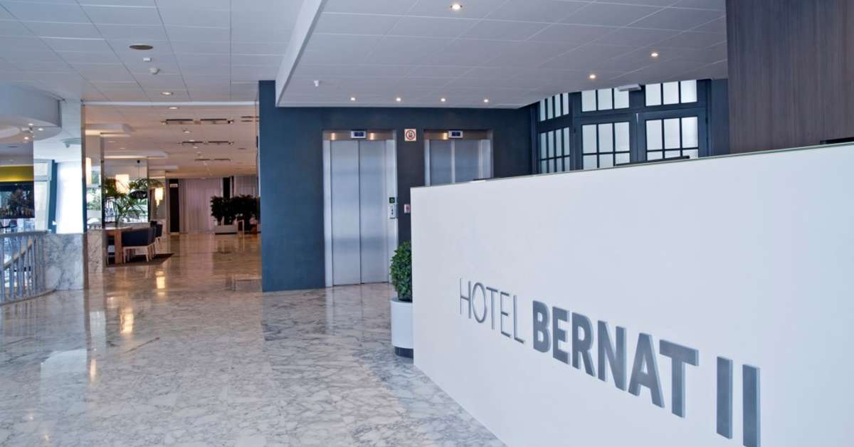 Een foto van het interieur van Hotel Bernat II