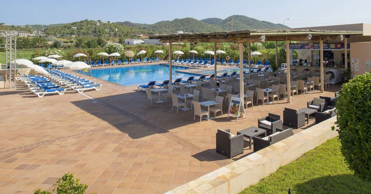 Een foto van het zwembad bij Invisa Hotel Es Pla