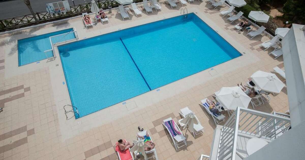 Een foto van het zwembad bij Napa Jay Hotel