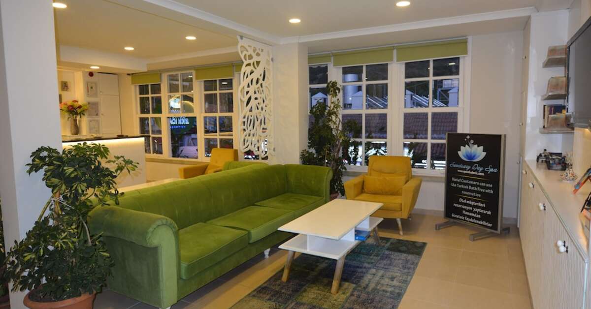 Een foto van het interieur van Tonoz Beach Hotel