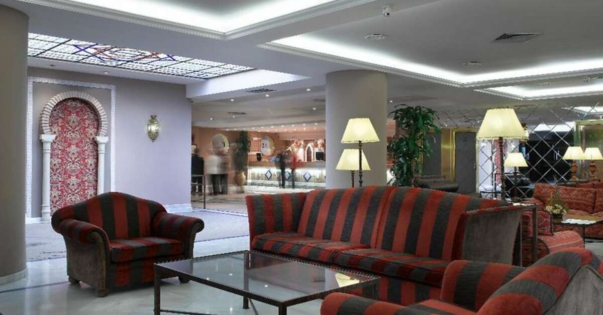Een foto van het interieur van Hotel Macia Alfaros
