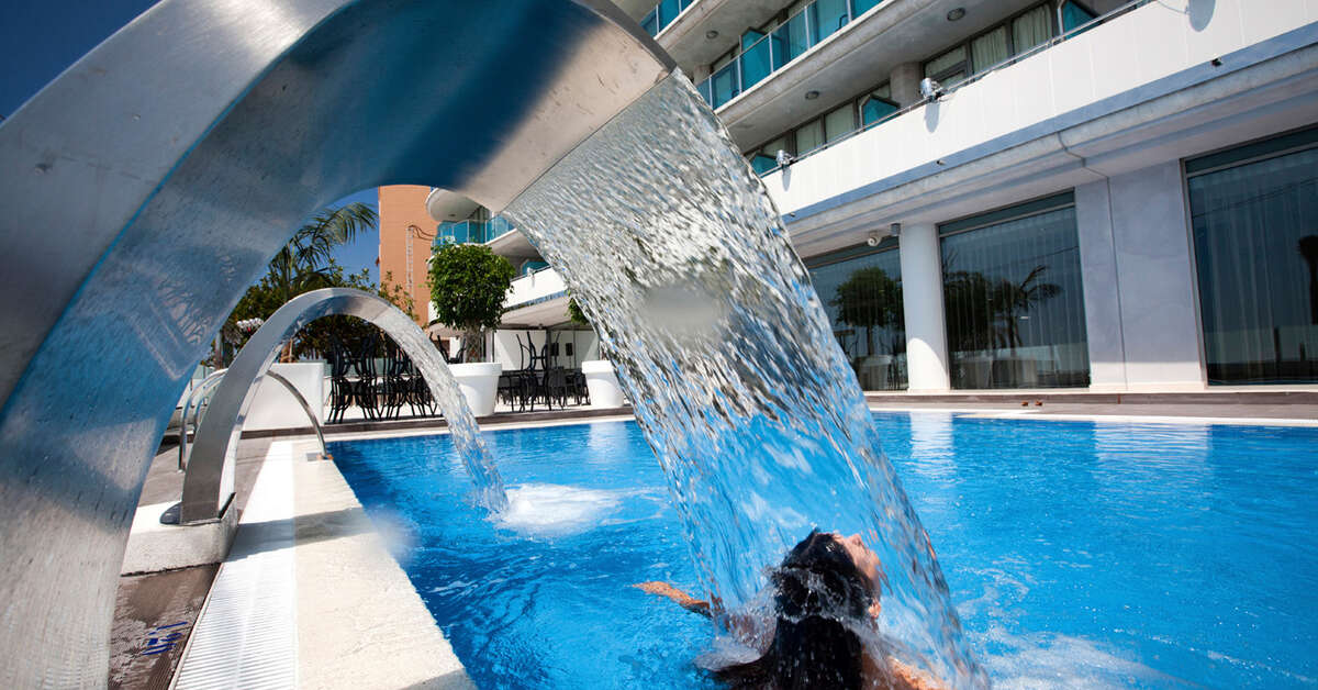 Een foto van het zwembad bij Hotel Allon Mediterrania