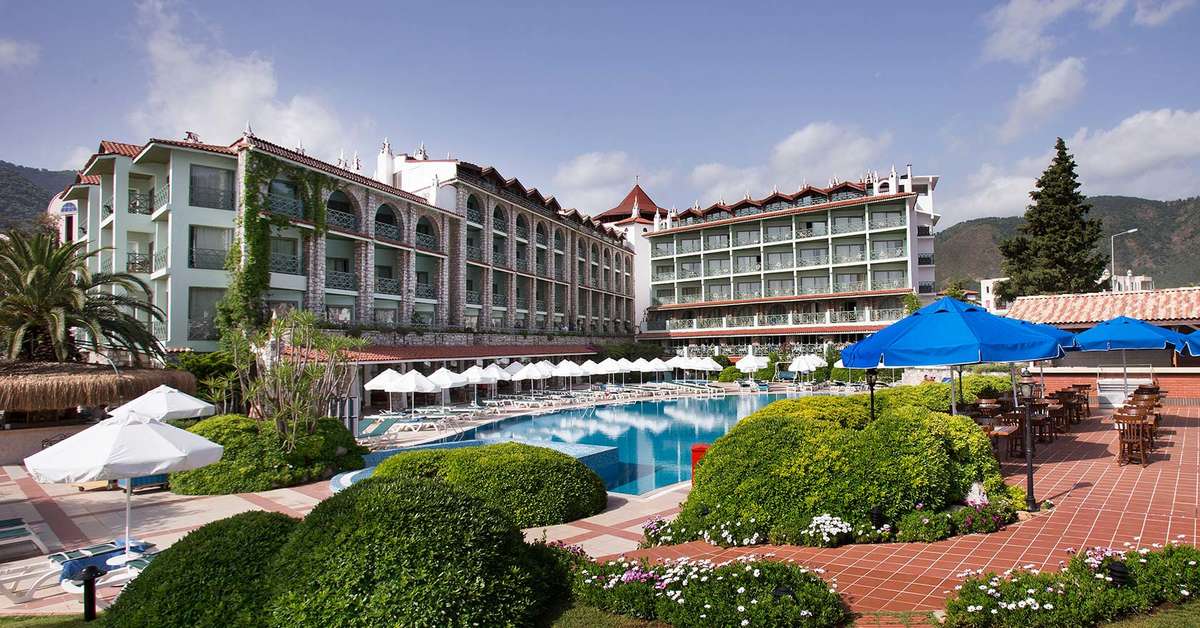 Een foto van de buitenkant van Marti Resort