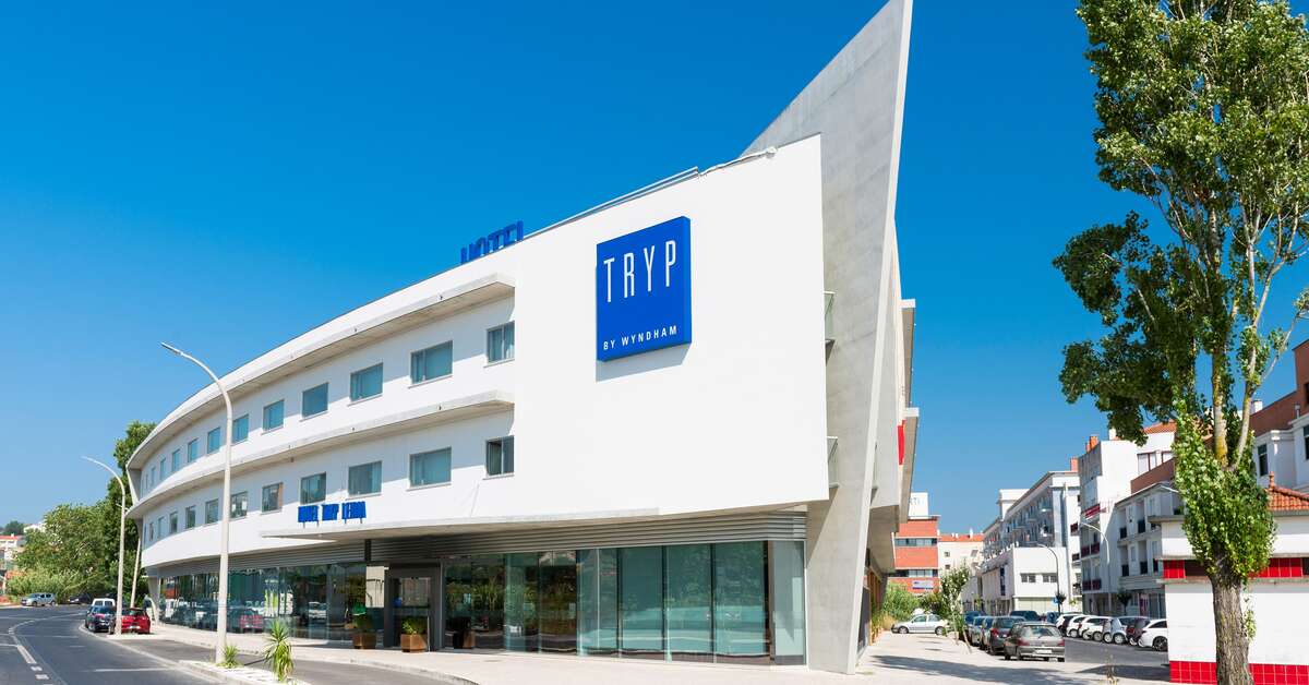 Een foto van de buitenkant van Tryp by Wyndham Leiria