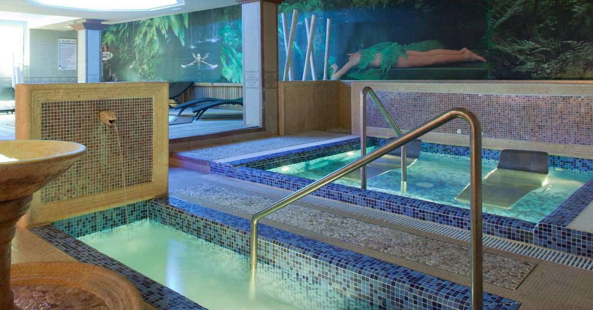 Een foto van het zwembad bij Hotel Lago Garden Suites & Spa