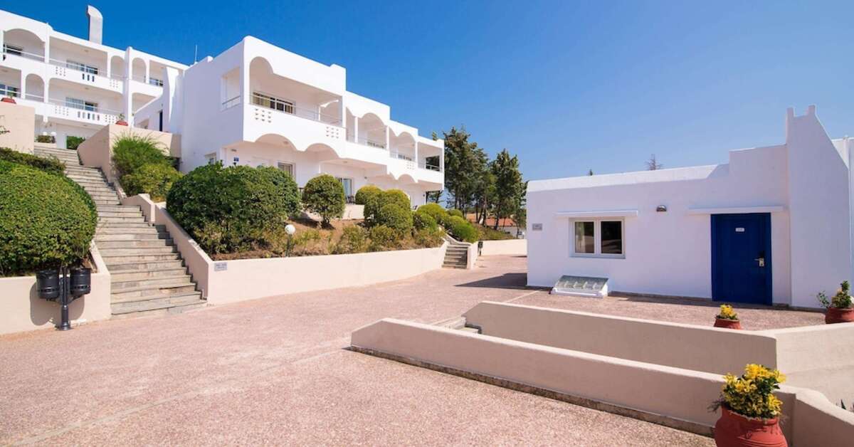 Een foto van de buitenkant van Alexandros Palace Hotel & Suites
