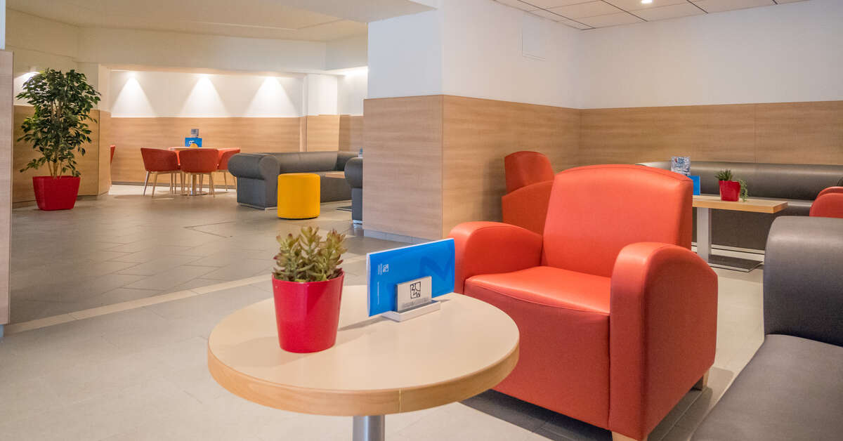 Een foto van het interieur van Hotel Golden Donaire Beach