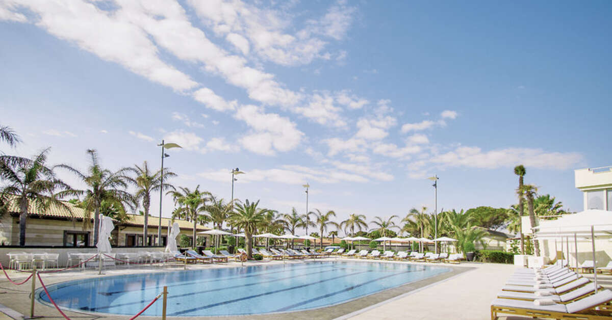 Een foto van het zwembad bij Grand Hotel Minareto