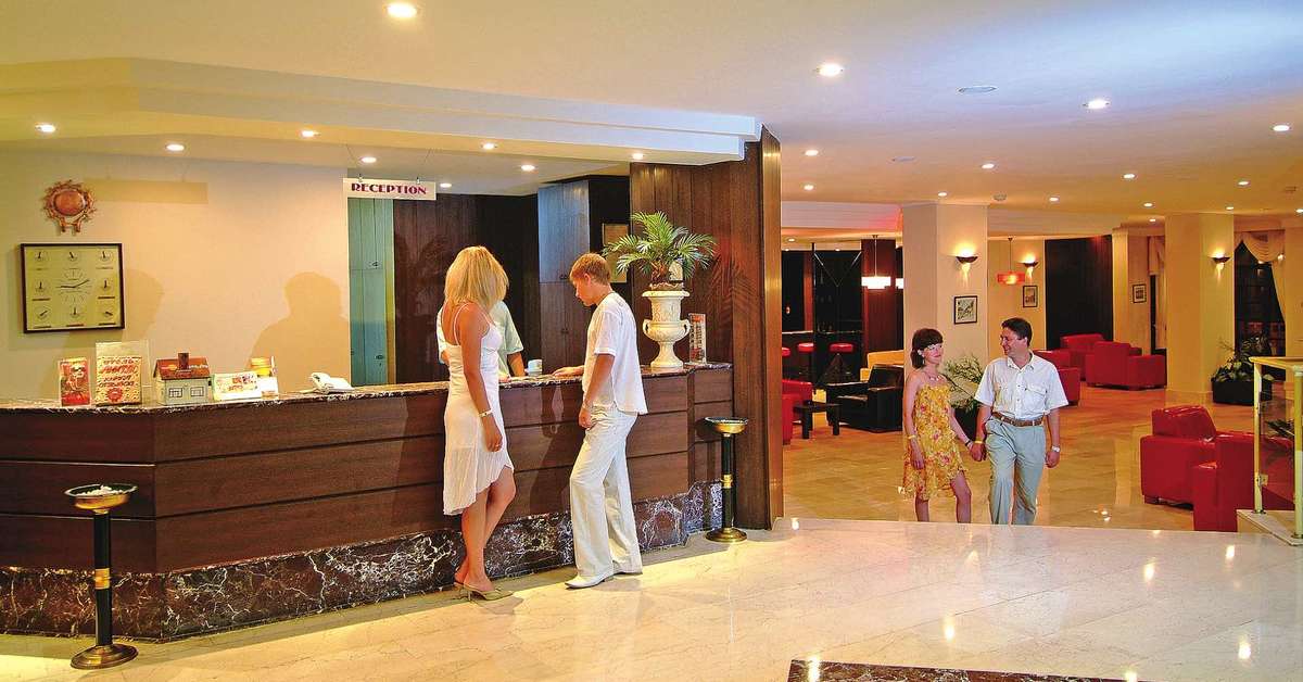 Een foto van het interieur van Anitas Beach Hotel