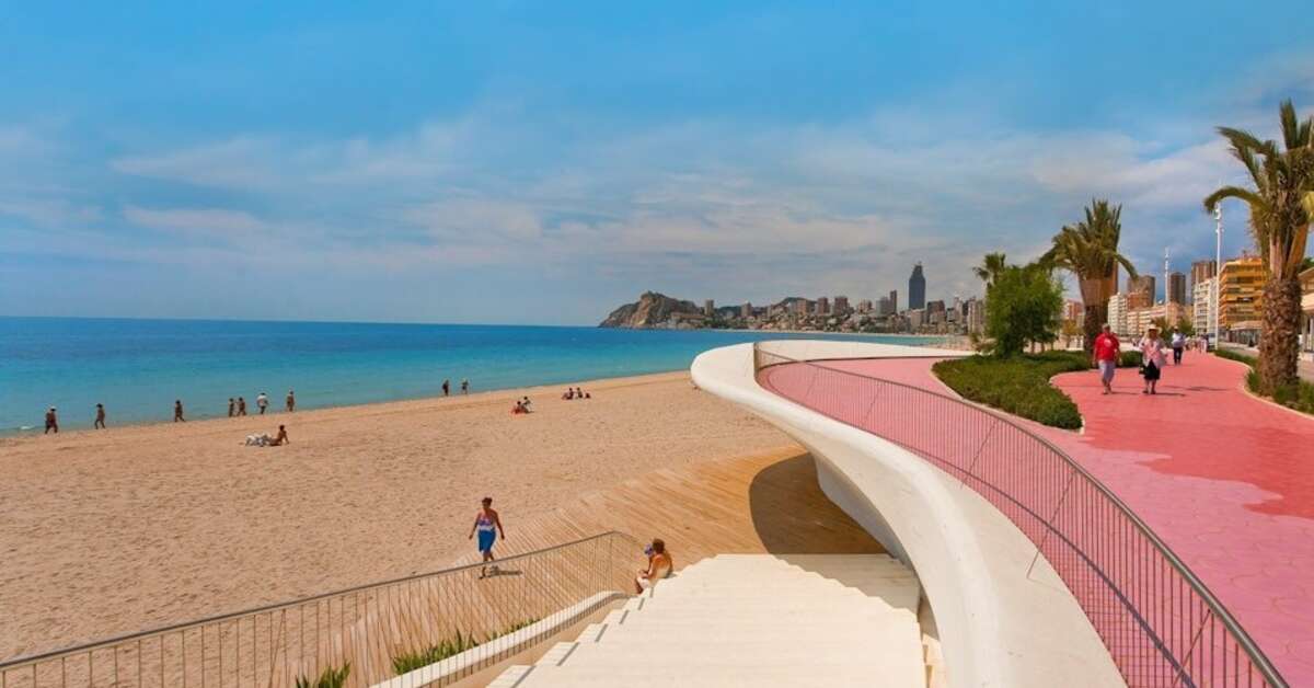 Een foto van het strand bij RH Corona del Mar