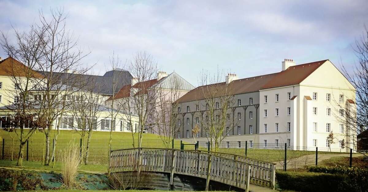 Een foto van de buitenkant van B&B Hotel Disneyland® Paris