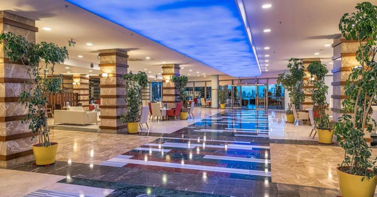 Een foto van het interieur van Azure By Yelken