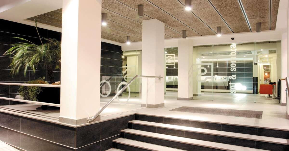 Een foto van de buitenkant van Hotel MH Sol y Sombra