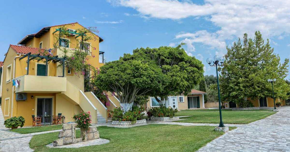 Een foto van de buitenkant van Sandy Beach Villas & Appartementen