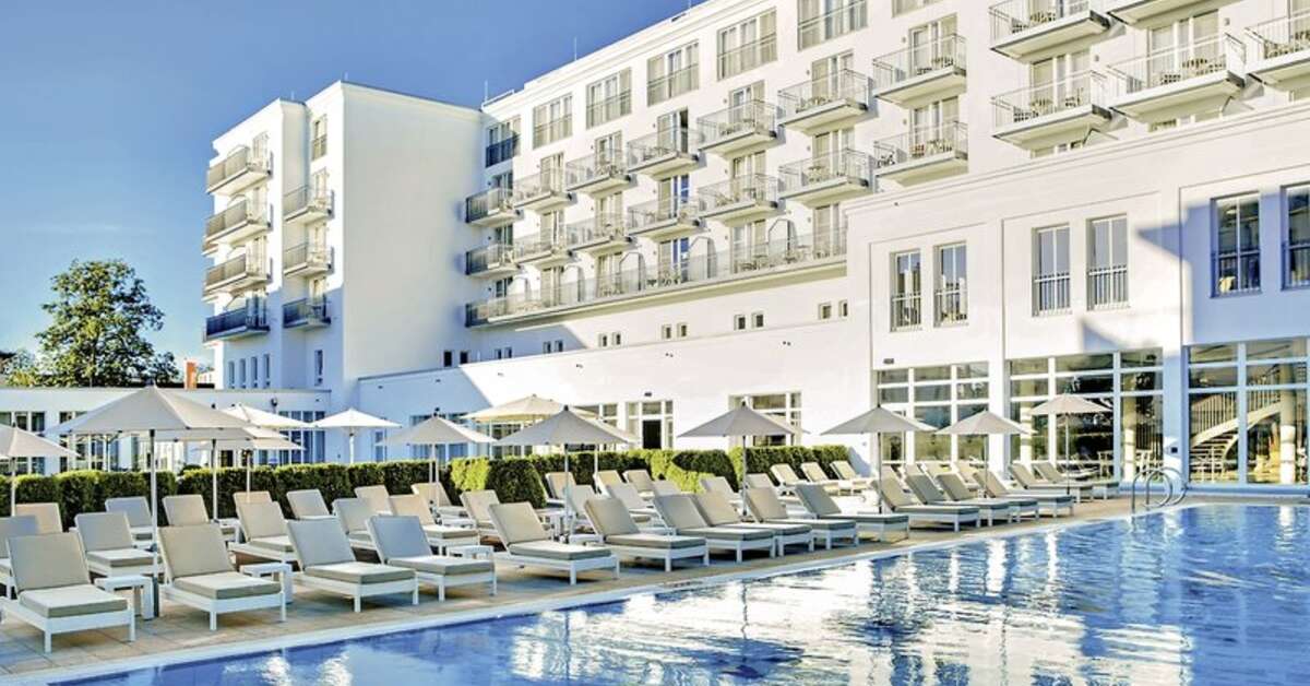Een foto van het zwembad bij Steigenberger Grandhotel & Spa Heringsdorf