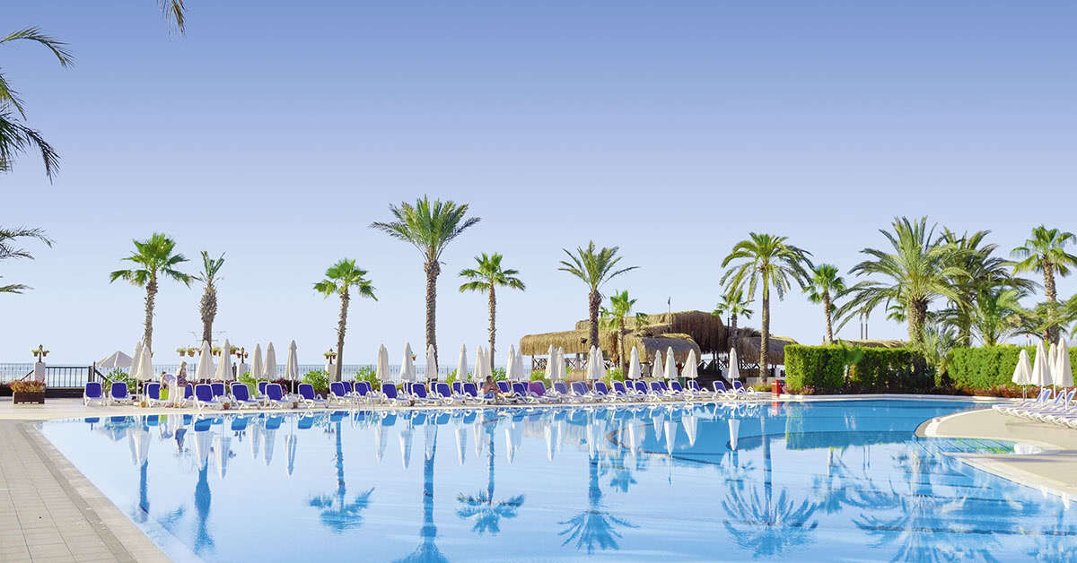 Een foto van het zwembad bij Emelda Sun Club