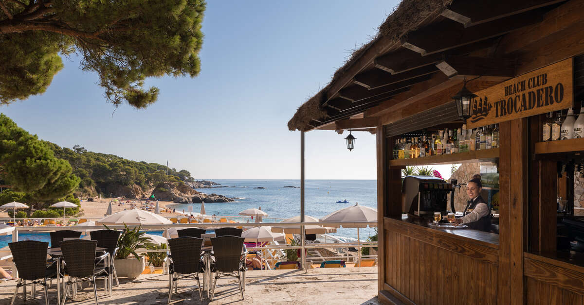 Een foto van het strand bij H-Top Caleta Palace