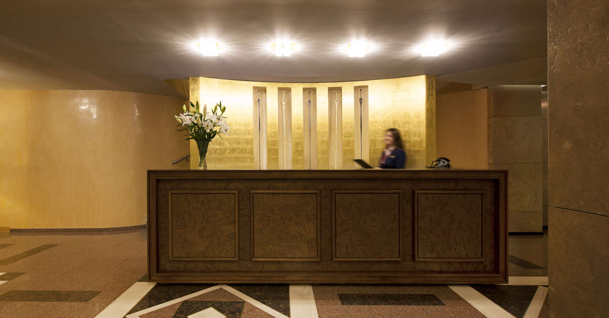 Een foto van het interieur van Electra Hotel Athens