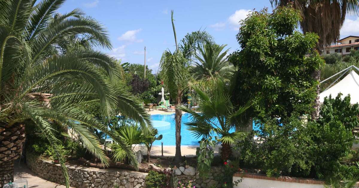 Ein Foto vom Pool im La Bussola Hotel
