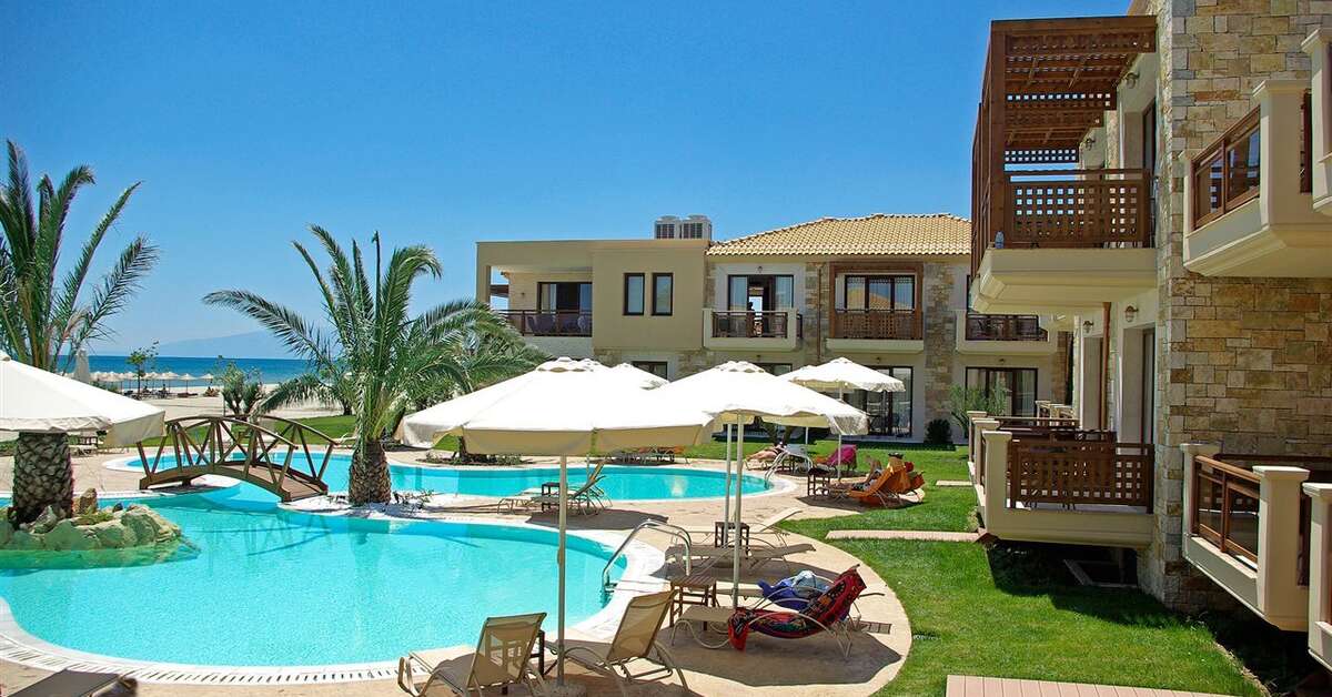 Een foto van het zwembad bij Mediterranean Village Hotel & Spa