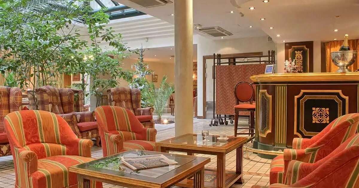 Een foto van het interieur van Villa Beaumarchais