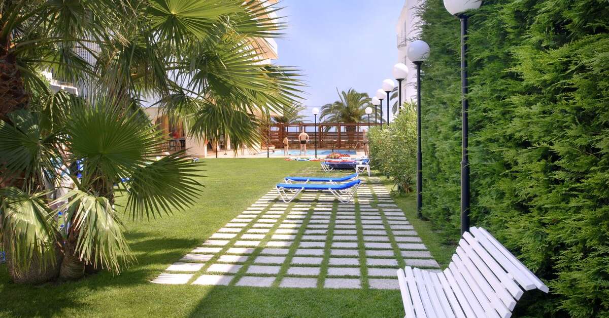Een foto van het terras bij Hotel Sorrabona