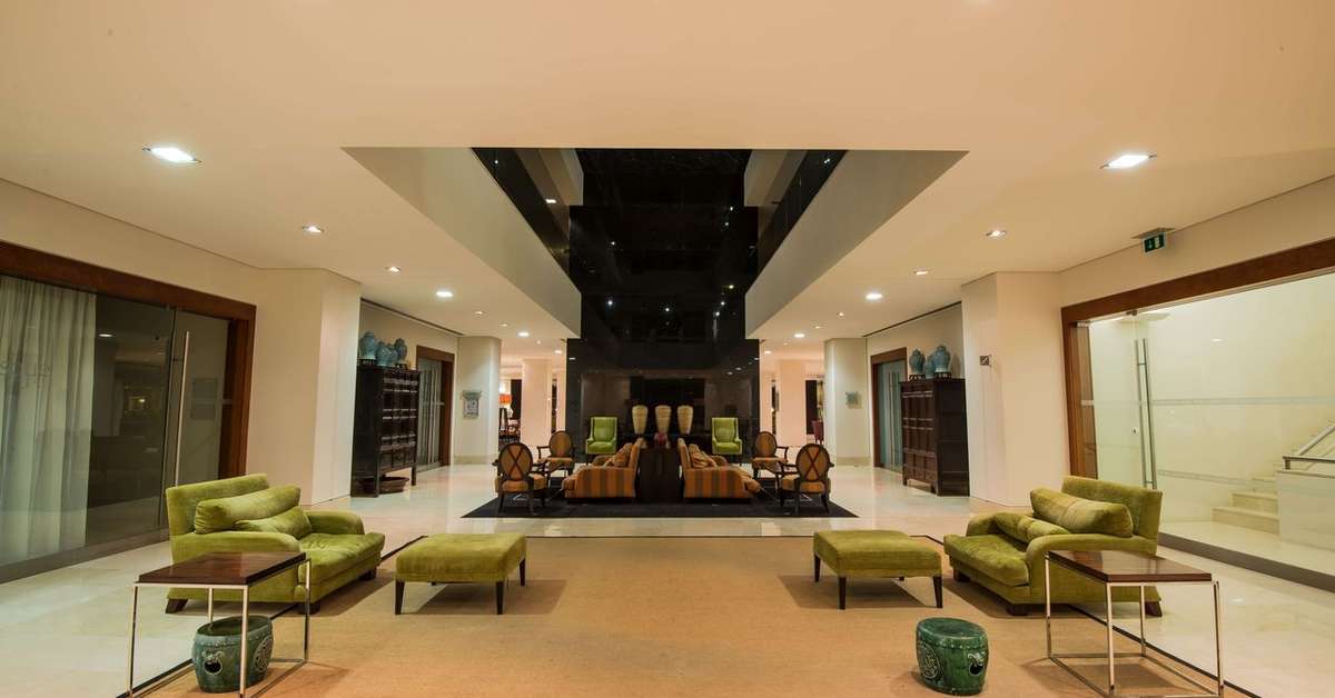 Een foto van het interieur van Azoris Royal Garden Hotel
