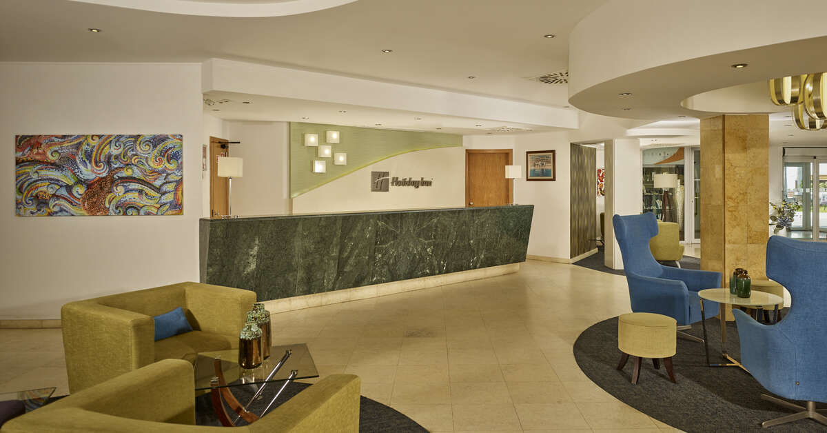 Een foto van het interieur van Holiday Inn Algarve Armacao de Pera