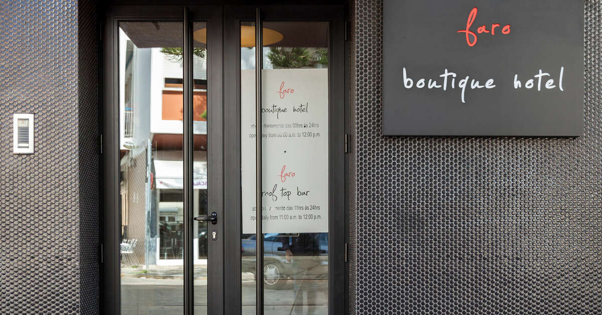 Ein Foto von der Außenansicht des Faro Boutique Hotel