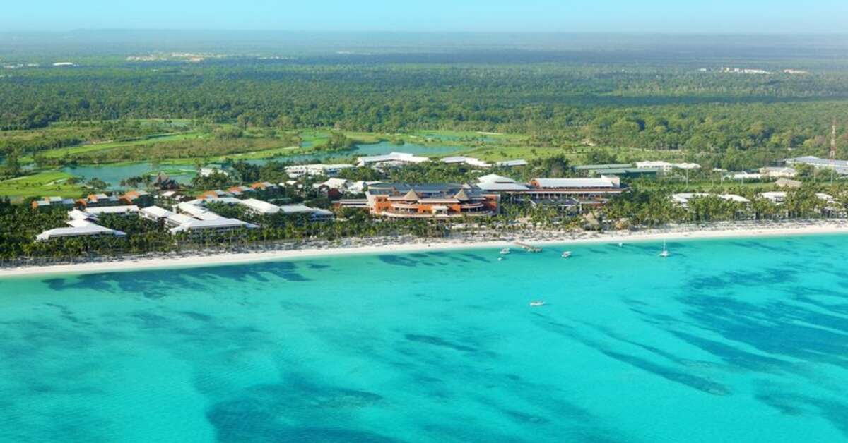 Een foto van de buitenkant van Barcelo Bavaro Palace