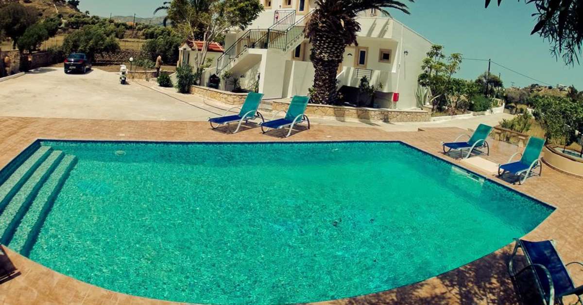 Een foto van het zwembad bij Garden Villa