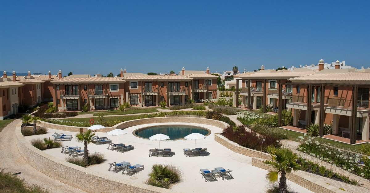Een foto van het zwembad bij Monte Santo Resort