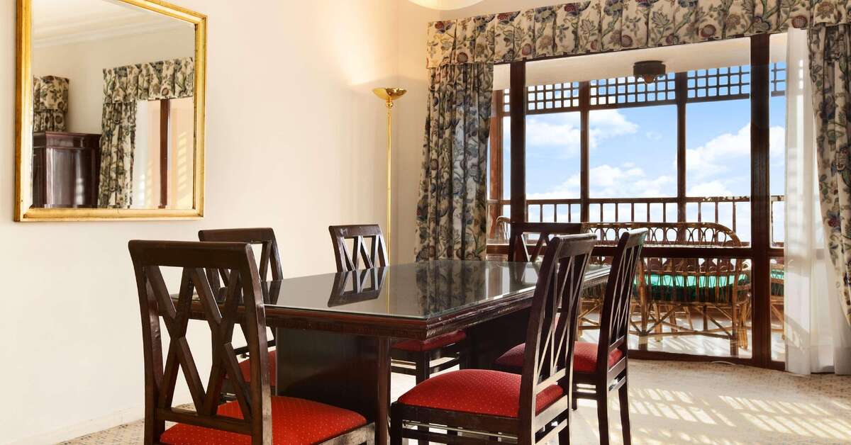 Ein Foto Hilton Cairo World Trade Center Residences