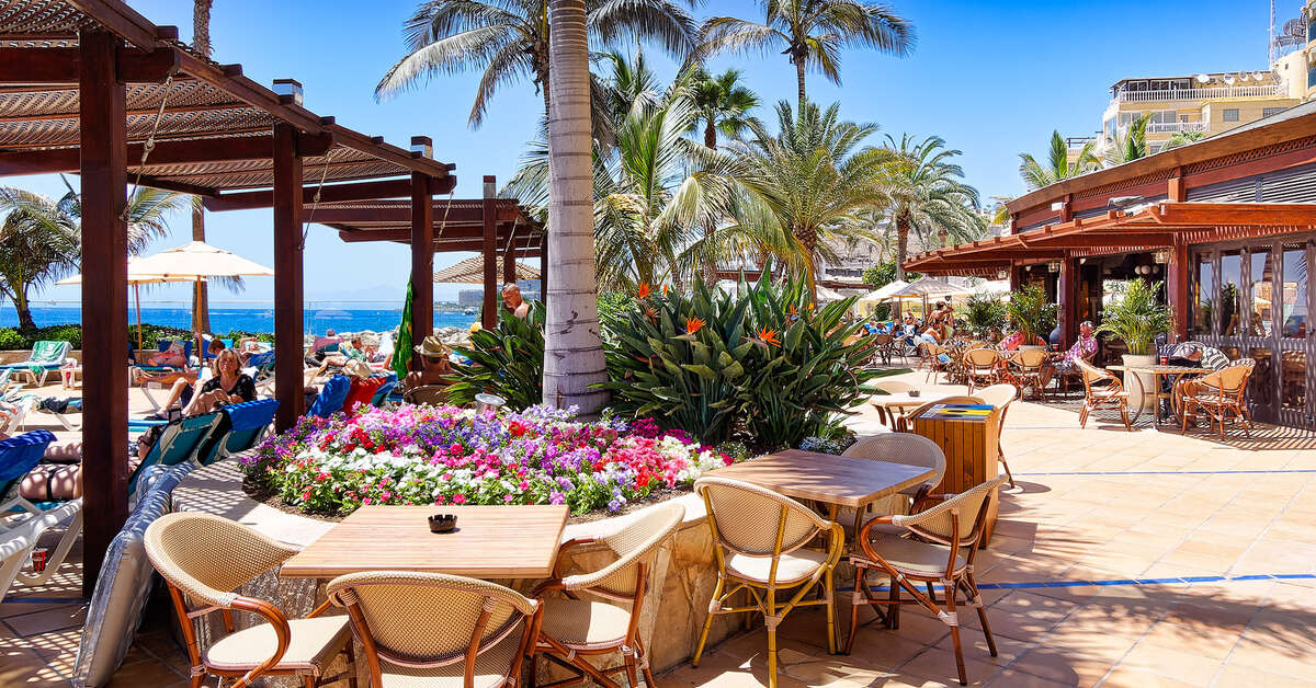 Een foto van het terras bij Bull Hotel Dorado Beach
