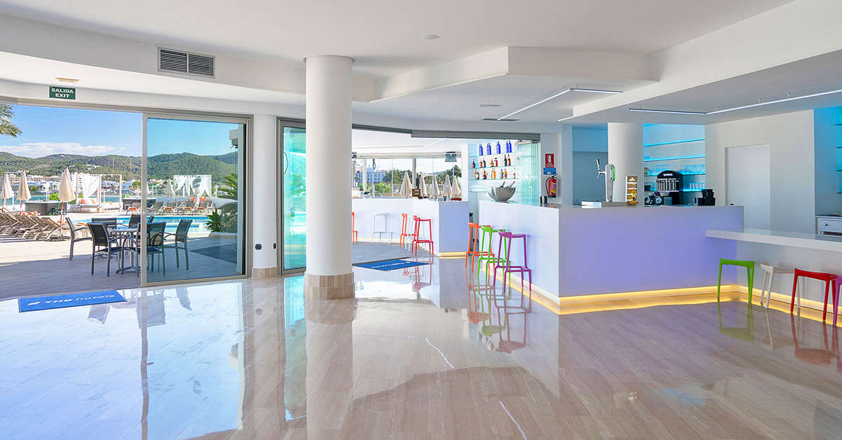 Een foto van het interieur van THB Ocean Beach