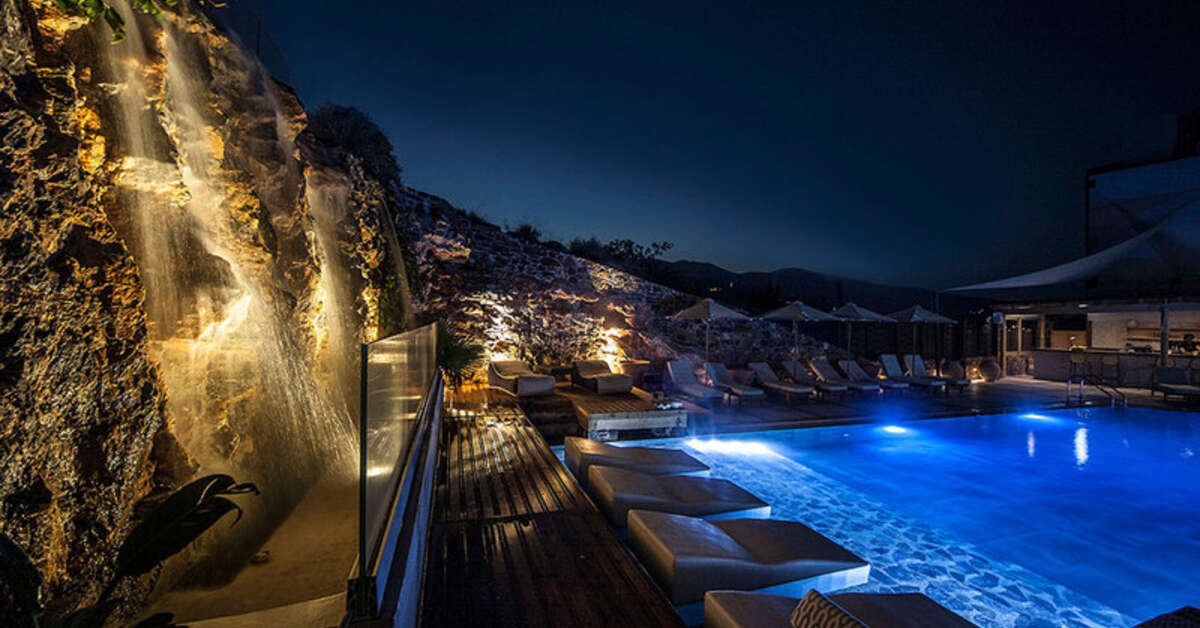 Ein Foto vom Pool im Elounda Orama
