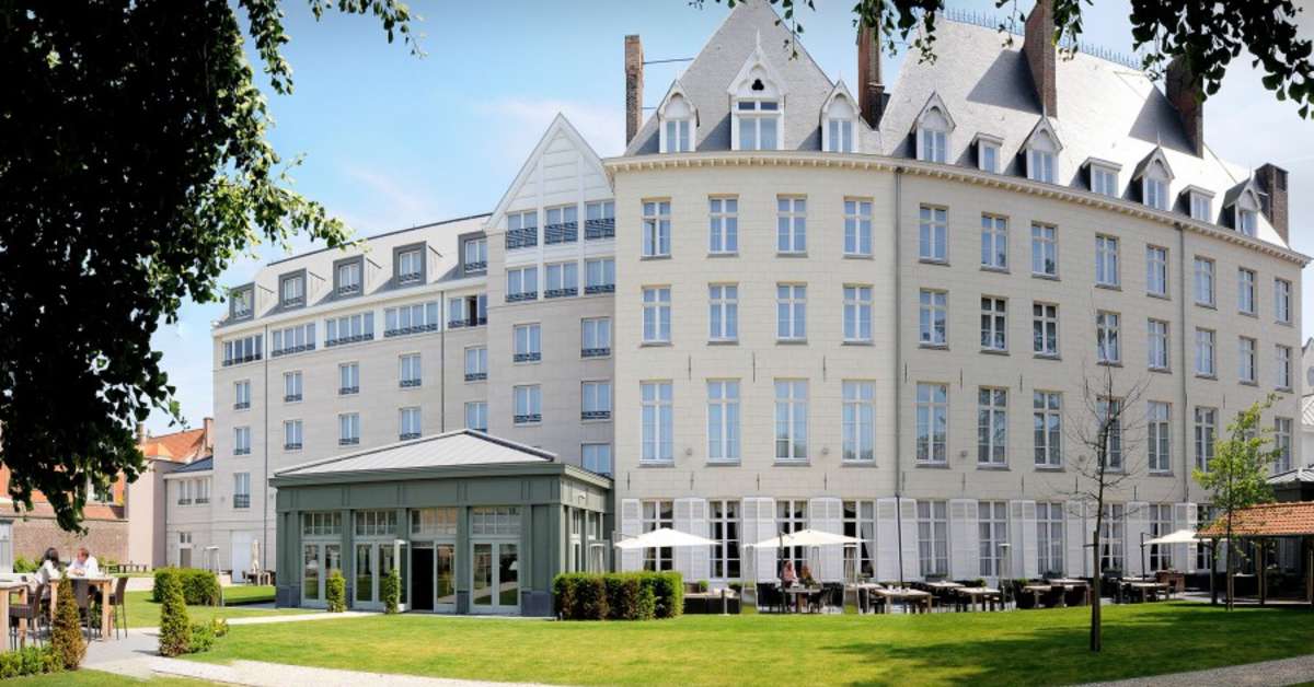 Een foto van een overzicht van Dukes' Palace