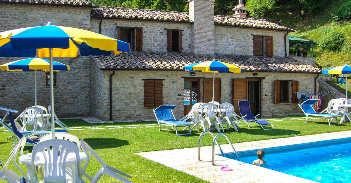 Een foto van het zwembad bij Agrituristica Monte Acuto