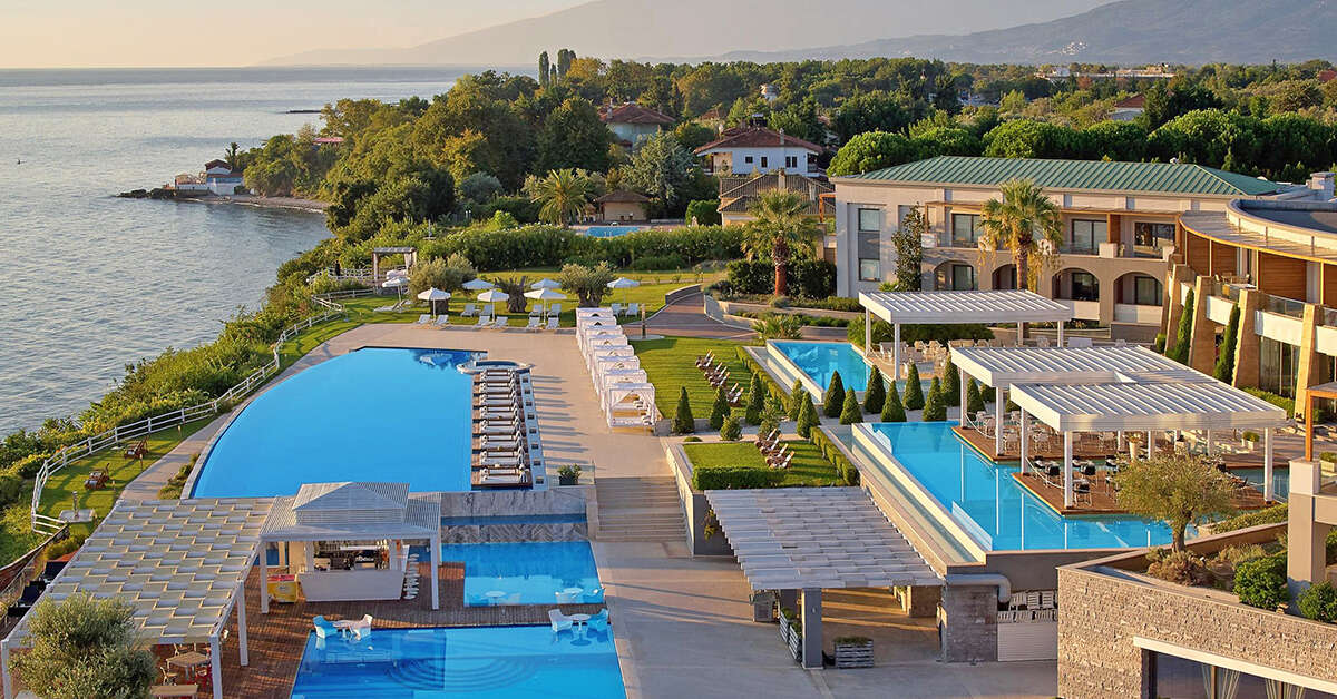 Een foto van het zwembad bij Cavo Olympo Luxury Hotel & Spa