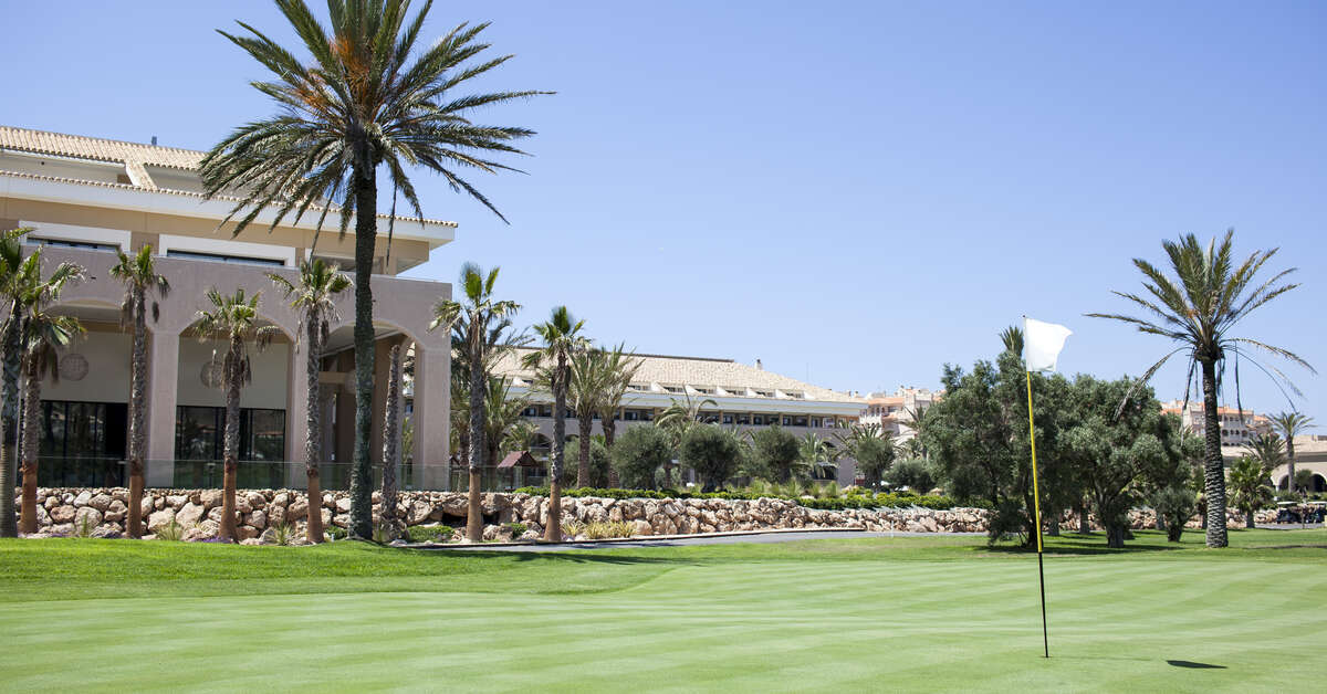 Een foto van de buitenkant van Hotel Golf Almerimar