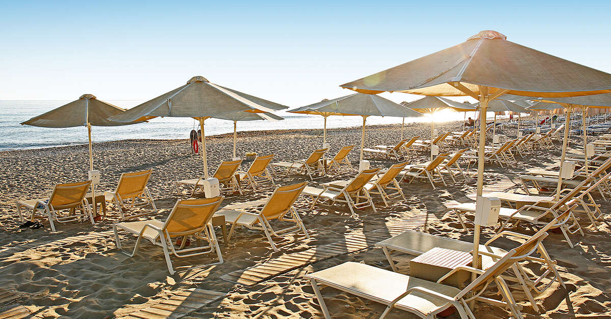 Ein Foto vom Strand beim Orpheas Resort