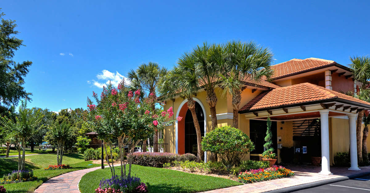 Een foto van de buitenkant van Legacy Vacation Club Lake Buena Vista