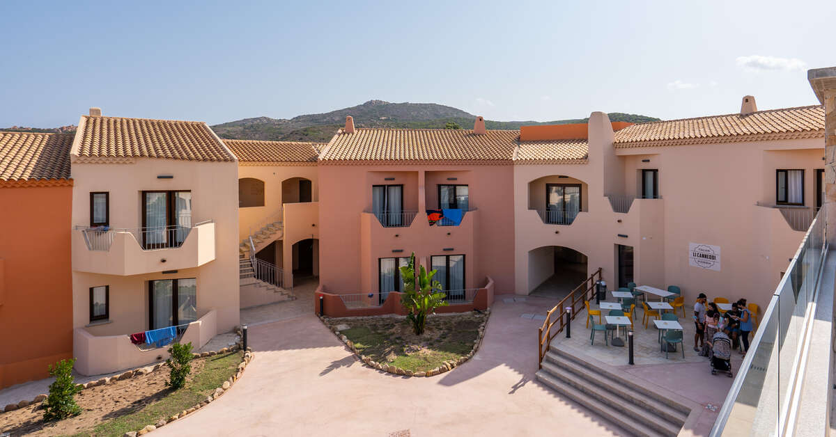 Een foto van Red Sun Village
