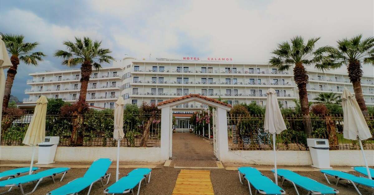 Een foto van de buitenkant van Calamos Beach Family Club Hotel
