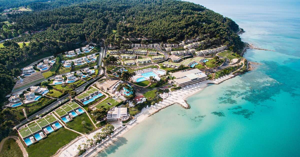 Een foto van de buitenkant van Sani Beach Club