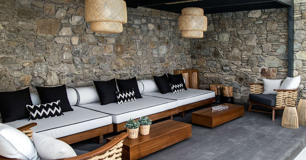 Een foto van het terras bij My Mykonos Hotel