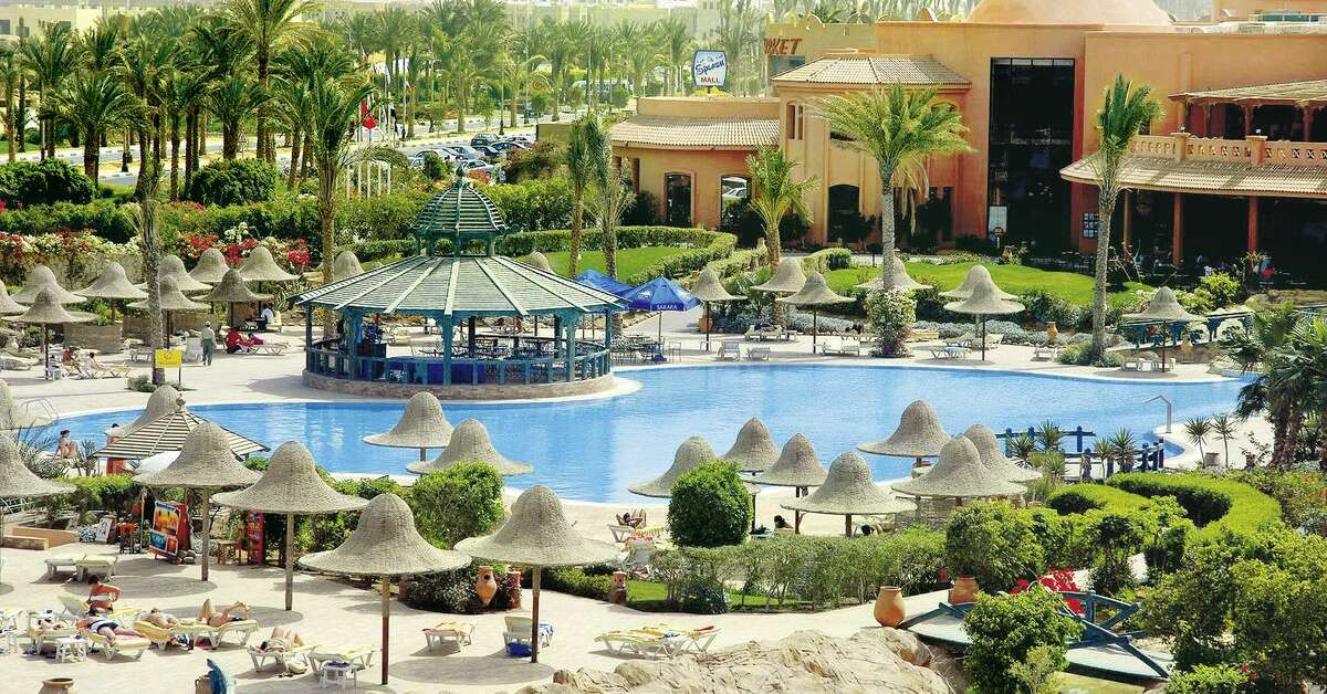 Een foto van het zwembad bij Parrotel Aquapark Resort